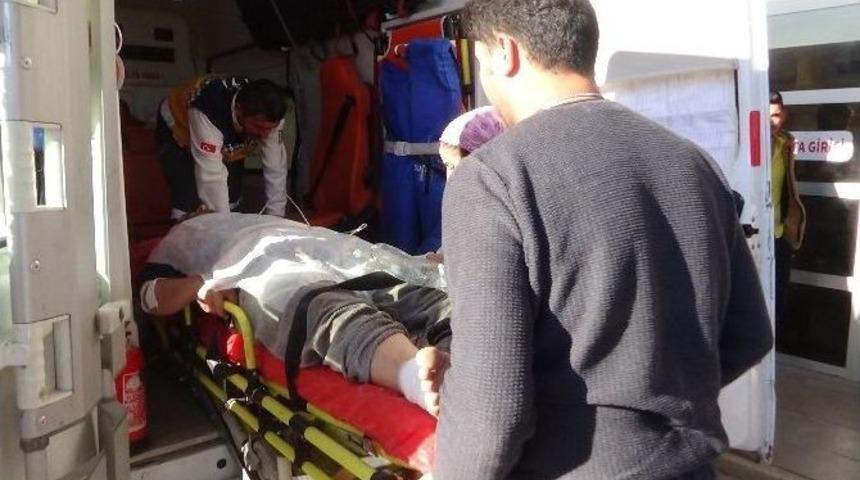 Ter&ouml;r &Ouml;rg&uuml;t&uuml; Deaş&rsquo;ın Saldırısında Yaralanan 5 Suriyeli Kilis&rsquo;e Getirildi