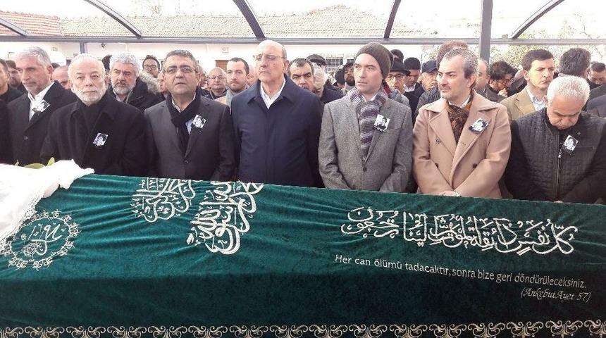 D&uuml;nyaca &Uuml;nl&uuml; T&uuml;rk Profes&ouml;r &Ccedil;iğdem Kağıt&ccedil;ıbaşı Son Yolculuğuna Uğurlandı