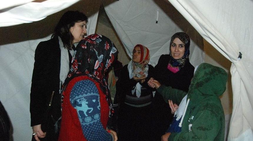 Hem Depremi Yaşadı Hem De Dertlerini Paylaştı