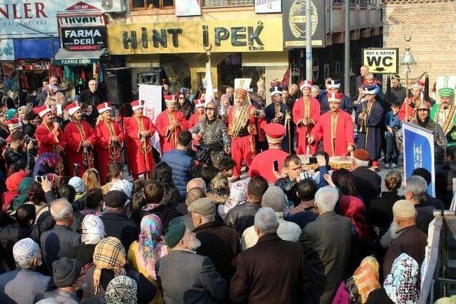 Bursa’da Bedava Armut İzdihamı