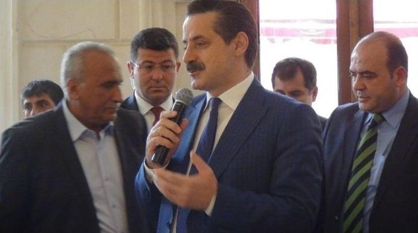 Gıda Tarım Ve Hayvancılık Bakanı Faruk &Ccedil;elik, Kan Davalı Aileleri Barıştırdı