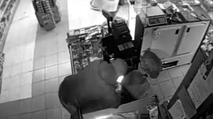 Marketten 76 Bin Liralık Soygun Kamerada (2)