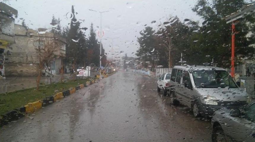 Yavuzeli İl&ccedil;esinde Yağmur Etkili Oldu