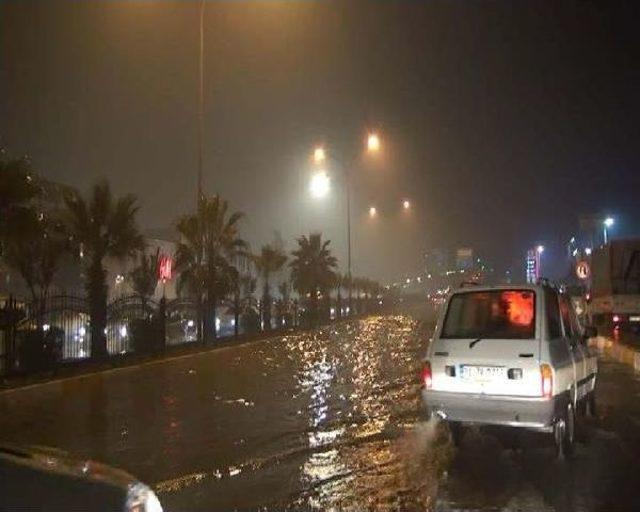 Şanlıurfa'da Aniden Bastıran Dolu, Yaşamı Olumsuz Etkiledi