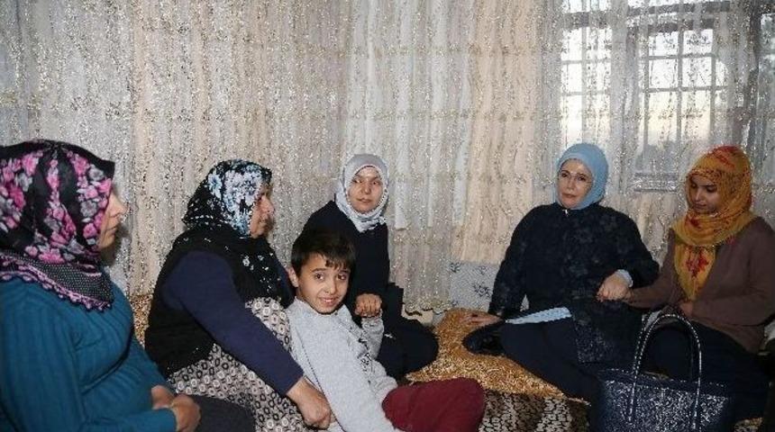 Cumhurbaşkanı Erdoğan&rsquo;ın Eşi Emine Erdoğan Siirt&rsquo;e Gitti