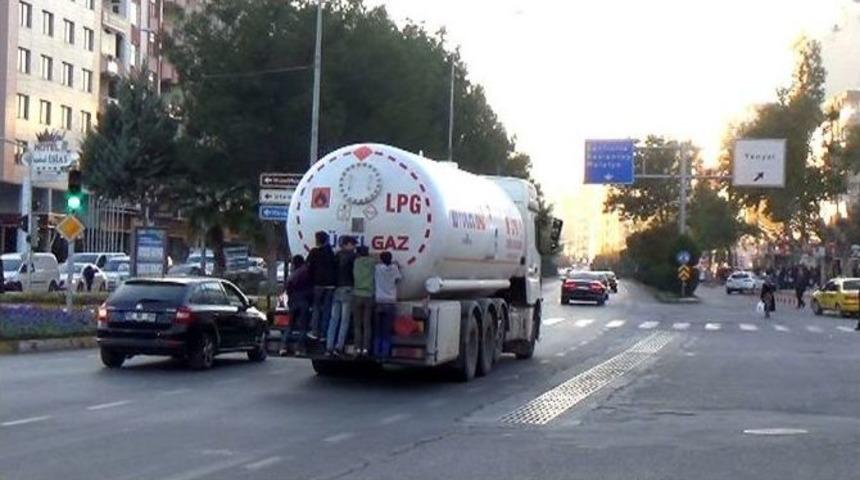 &Ccedil;ocukların Trafikte Tehlikeli Oyunu