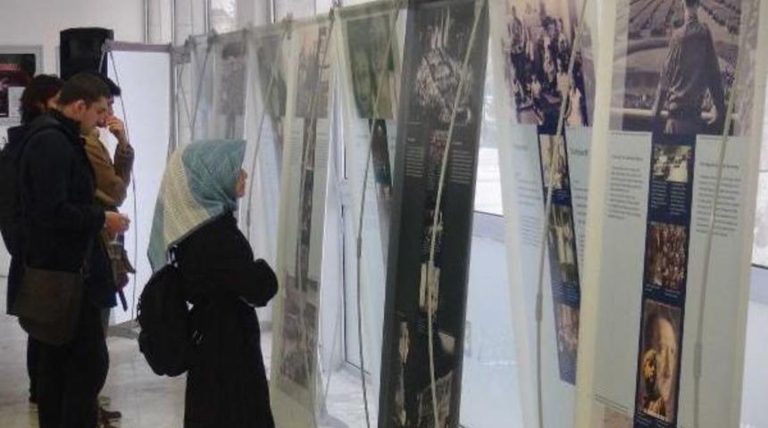 'anne Frank-G&uuml;n&uuml;m&uuml;z İ&ccedil;in Bir Tarih' Sergisi Bursa&rsquo;Da A&ccedil;ıldı