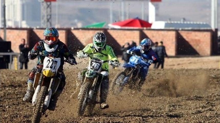 Türkiye Motokros Şampiyonası Afyonkarahisar’da Başladı