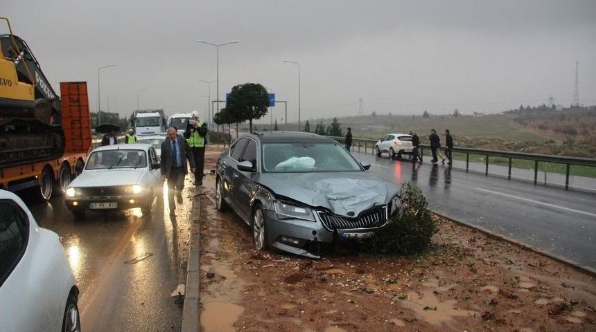 Bakanı Karşılamaya Giden Konvoyda Kaza: 5 Yaralı