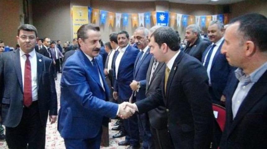 Bakan &Ccedil;elik: Birisi Dindar, Birisi Ateist; T&uuml;rkiye&rsquo;Nin Başına &Ccedil;orap &Ouml;rmeye &Ccedil;alışıyor (2)