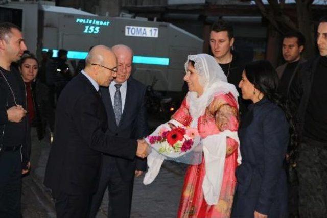 Başbakan Yardımcısı Şimşek, Cizre'de Esnaftan 'evet' Desteği Istedi (2)