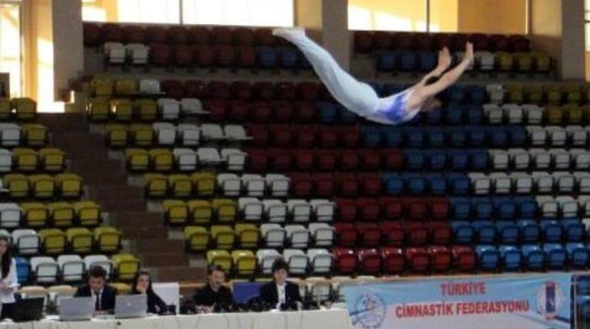 Trampolin Cimnastik Turnuvası Sona Erdi