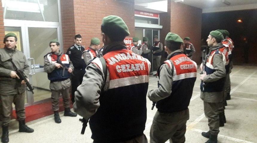 Alaattin &Ccedil;akıcı 50 Asker Ve Yoğun &Ouml;nlemlerle Gece Yarısı Hastaneye Getirildi