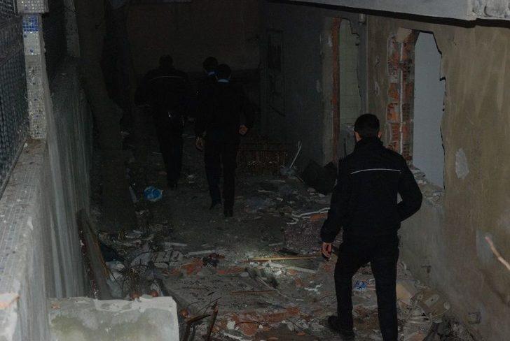 Bahçelievler’de Şüpheli Ölüm. Metruk Binada Yanmış Erkek Cesedi Bulundu G2