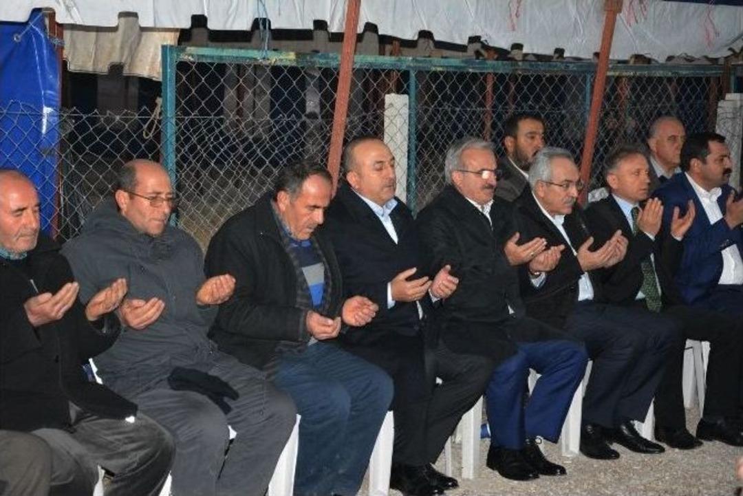 Dışişleri Bakanı &Ccedil;avuşoğlu, Şehit Ailesini Ziyaret Etti