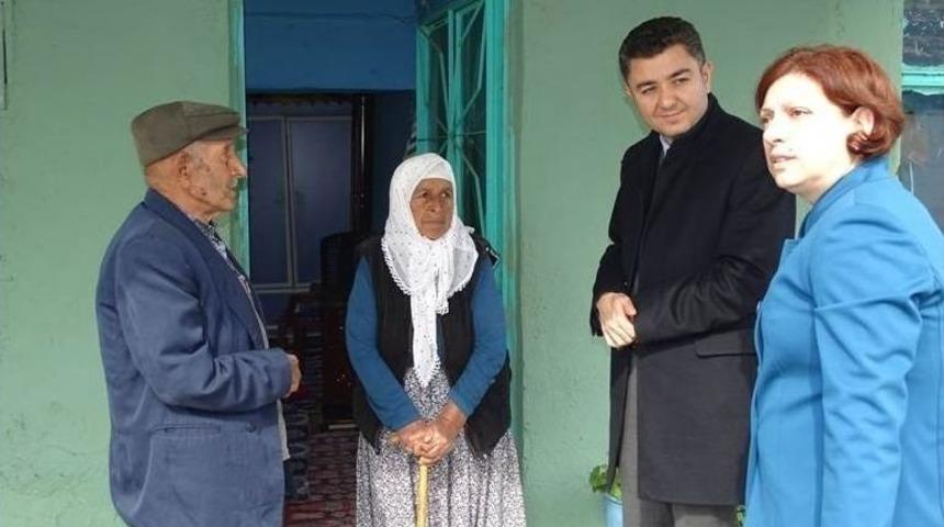 S&uuml;r&uuml;c&uuml;, Acarlar Mahallesini Ziyaret Etti