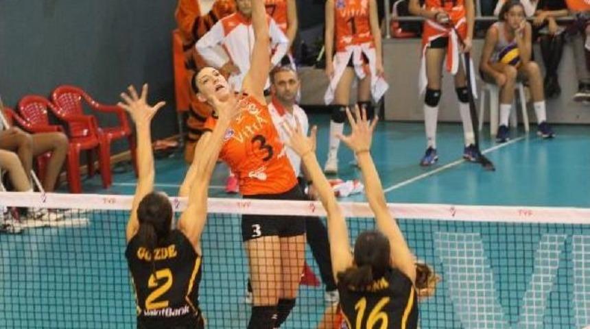 Eczacıbaşı Vitra - Vakıfbank: 2 - 3