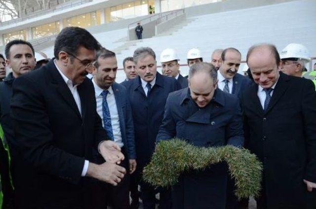 Bakanlar Çağatay Kılıç Ve Bülent Tüfenkci Yeni Statta Incelemede Bulundu