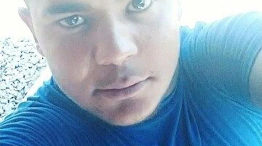 Kanala U&ccedil;an Otomobilde Can Veren 2 Gen&ccedil; Toprağa Verildi