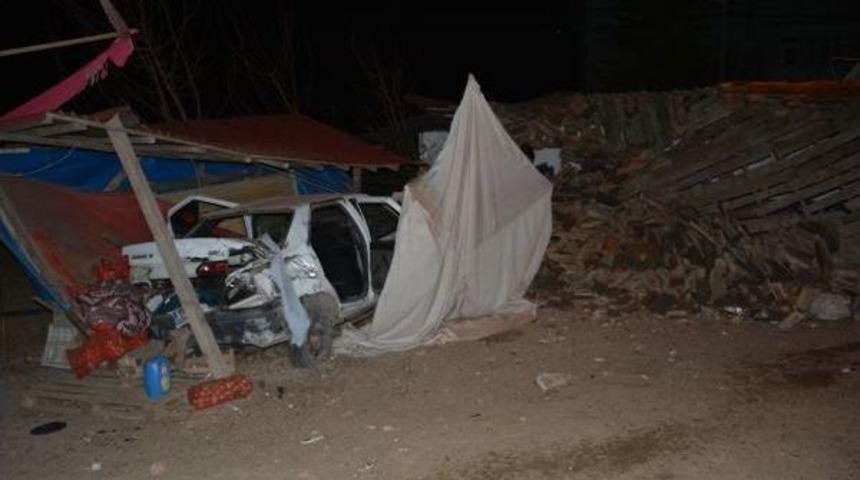 17 Yaşındaki S&uuml;r&uuml;c&uuml; Kaza Yaptı: 5 Yaralı