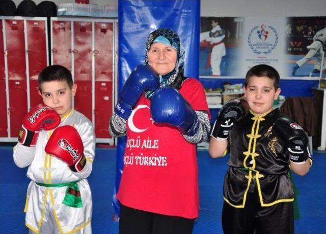 70 Yaşında Lisanslı Wushu Sporcusu Oldu