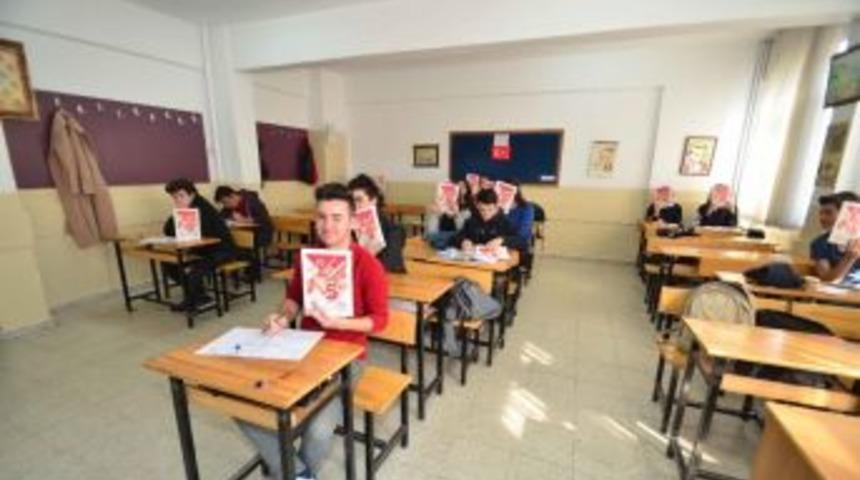 Başkan &Ccedil;etin&rsquo;den &Ouml;ğrencilere Ygs Hediyesi