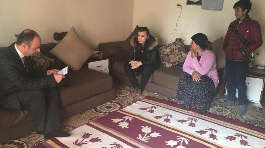 Tuşba Kaymakamı Meral U&ccedil;ar&rsquo;ın Aile Ziyaretleri Devam Ediyor