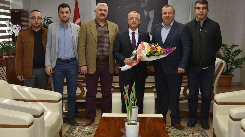 Emlak&ccedil;ılardan Başkan Kayda&rsquo;ya Ziyaret