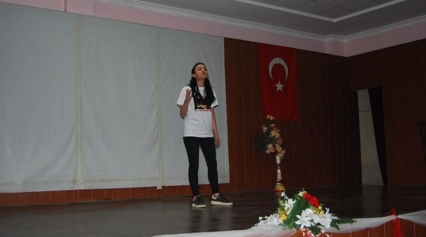 İstiklal Marşını G&uuml;zel Okuma Yarışması D&uuml;zenlendi