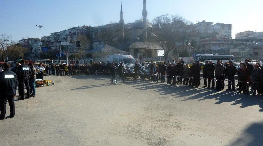 18 Yaşındaki Gen&ccedil; Denize Atlayarak İntihara Teşebb&uuml;s Etti