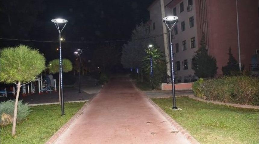 Yunusemre&rsquo;de Parklar Işıl Işıl