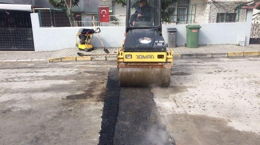 K&ouml;rfez&rsquo;de Bozuk Yolların Onarımı S&uuml;r&uuml;yor