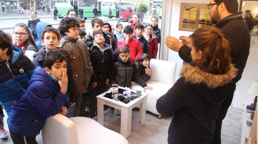 G&uuml;venli Yaşam Odası Uygulaması İle Deprem Tedbirleri Anlatılıyor