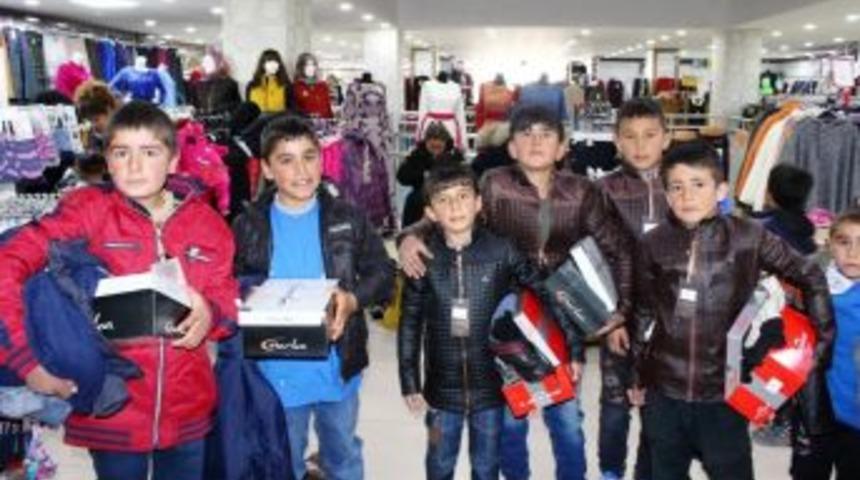 Erciş&rsquo;te &lsquo;geleceğimizi Kucaklıyoruz Projesi&rsquo; Y&uuml;zleri G&uuml;ld&uuml;rmeye Devam Ediyor