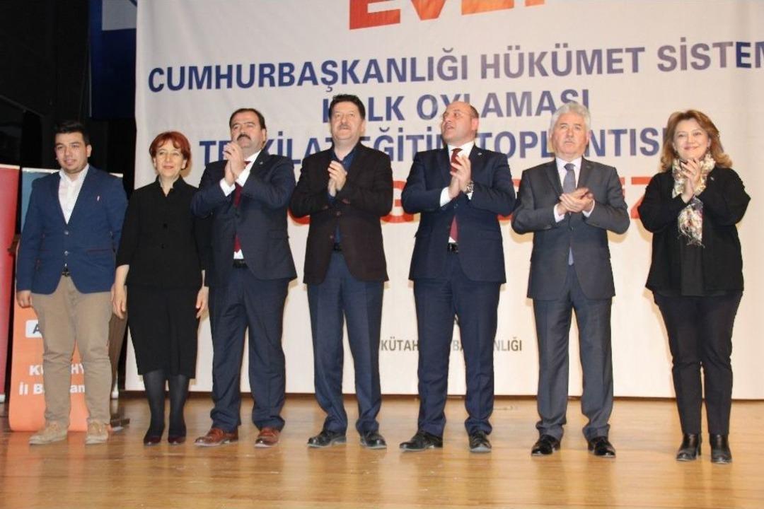 K&uuml;tahya Ak Parti&rsquo;nin Teşkilat İ&ccedil;i Eğitimleri Tamamlandı