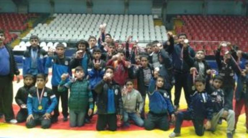 Yunusemreli G&uuml;reş&ccedil;ilerden B&uuml;y&uuml;k Başarı