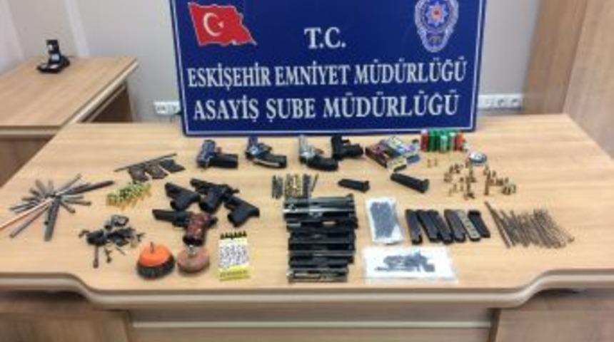 Kurusıkı Tabancaları Bilye Atar Hale Getirdiği İddia Edilen Şahıs Yakalandı