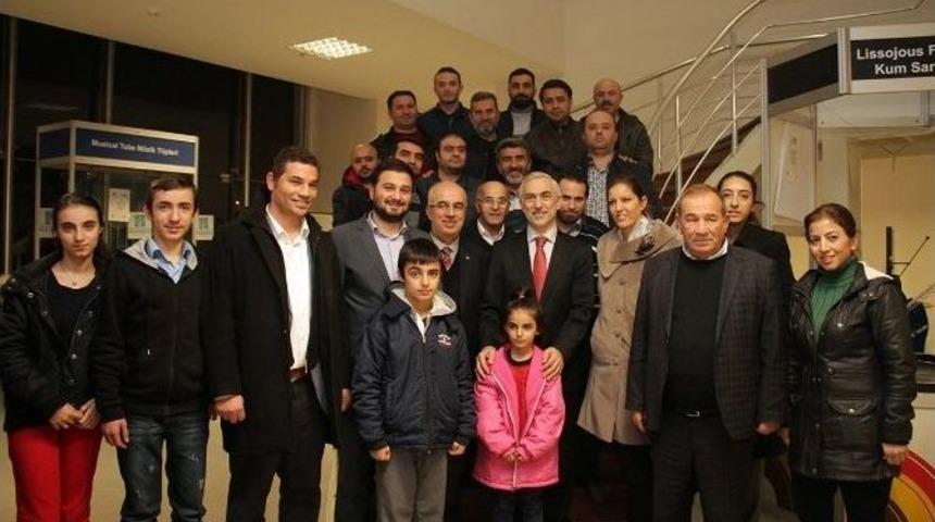 Yazar Ahmet Maraşlı Kağıthane K&uuml;lt&uuml;r Sanat Etkinliklerine Konuk Oldu