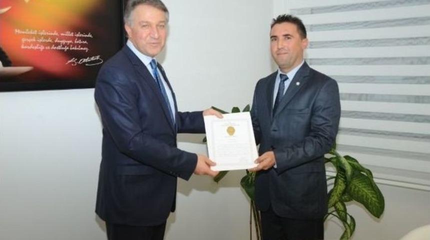 Ş&uuml;pheli Yeşil&ccedil;am Oyuncusunu Yakalayan Polis Ayın Polisi Se&ccedil;ildi