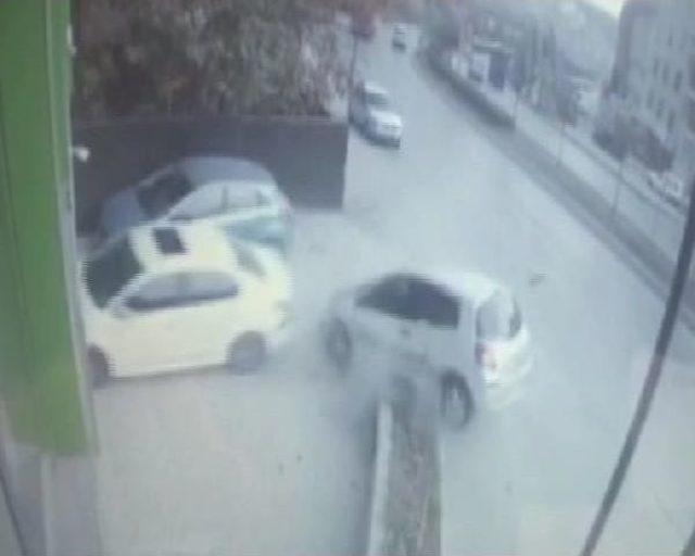 Şişli'deki Kaza Güvenlik Kameralarında