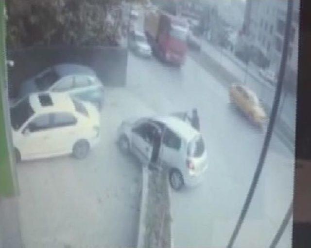 Şişli'deki Kaza Güvenlik Kameralarında