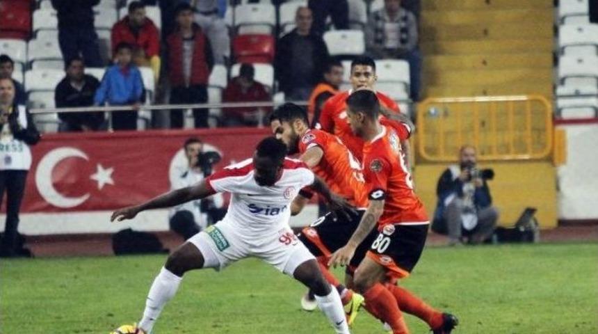 Antalyaspor Bir Atıp 3 Alıyor