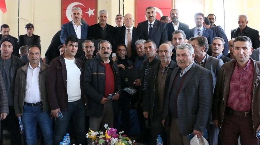 Başkan Sekmen&rsquo;den Oltu, Olur Ve Şenkaya&rsquo;ya Referandum &Ccedil;ıkarması