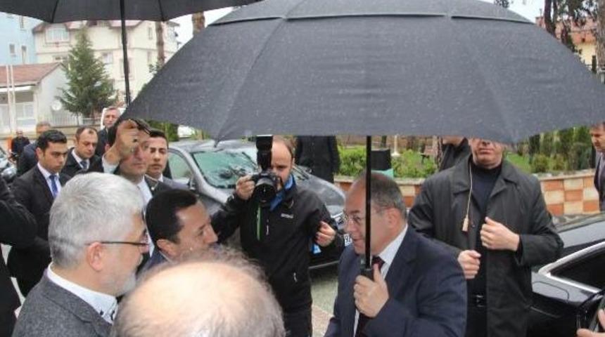 Bakan Akdağ: Gen&ccedil;ler Arasında T&uuml;t&uuml;n Kullanımı Artıyor