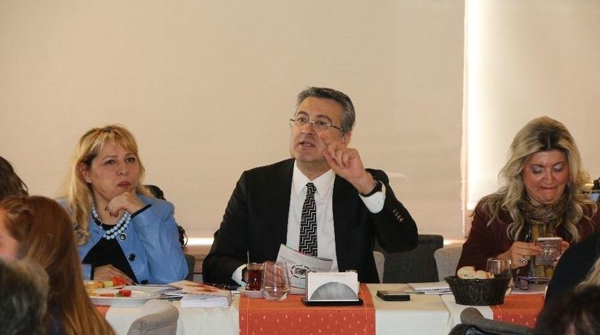 Referandumda Sandıklar Kadın Muhtarlara Emanet