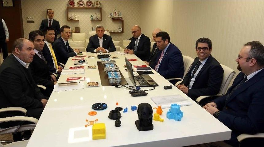 Başkan Karaosmanoğlu&rsquo;na, Gt&uuml;&rsquo;den Deprem Sunumu