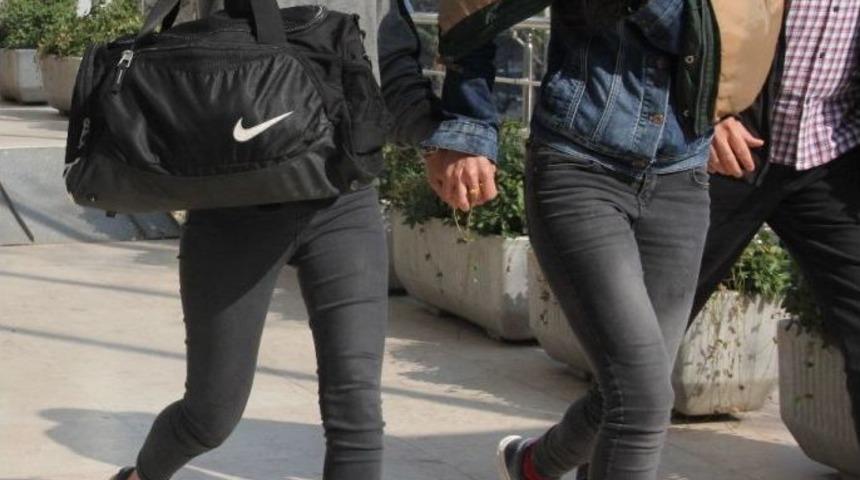 D&uuml;ğ&uuml;n İ&ccedil;in Altın &Ccedil;aldı