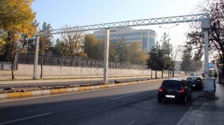 Diyarbakır&rsquo;da G&uuml;venlik &Ouml;nlemleri Arttırılıyor