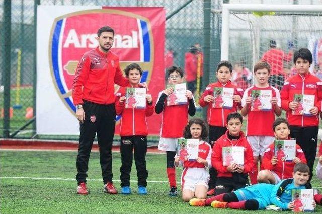 American Life’dan Arsenal Futbol Okulları’na Dil Eğitimi Desteği