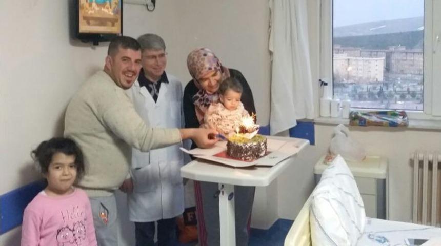 Minik Melek İlk Yaş G&uuml;n&uuml;n&uuml; Sel&ccedil;uk &Uuml;niversitesinde Kutladı